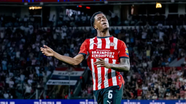 Lista sem fim. Ryan Flamingo é o novo central apontado ao Benfica