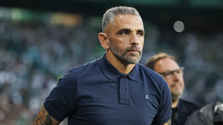 “Acreditam em tudo o que leem”. Rui Borges reage aos assobios a Suárez