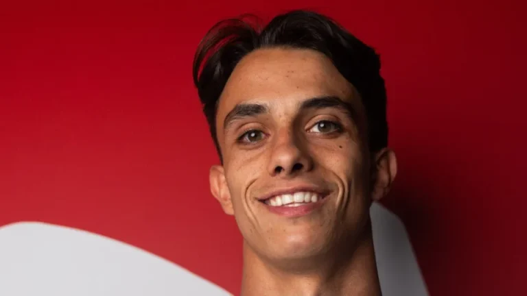 Desporto
                        
                        
                            Mercado
                        
                    
                                            
                            
                                há 4 minutos
                            
                        
                                    
                Oficial: Benfica empresta jovem que não contava para Marco Silva