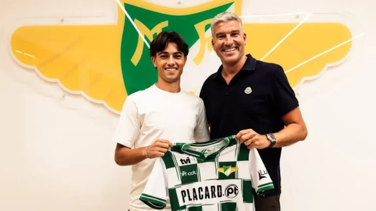 Oficial: Tiago Andrade reforça alas do ataque do Moreirense