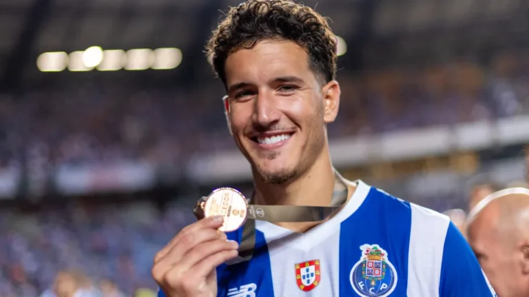 Despedida em Viseu? Galatasaray avança com 12 milhões por Deniz Gul