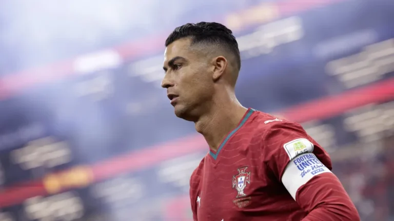 O ego corroeu Cristiano Ronaldo. Como é que vai voltar a Portugal?