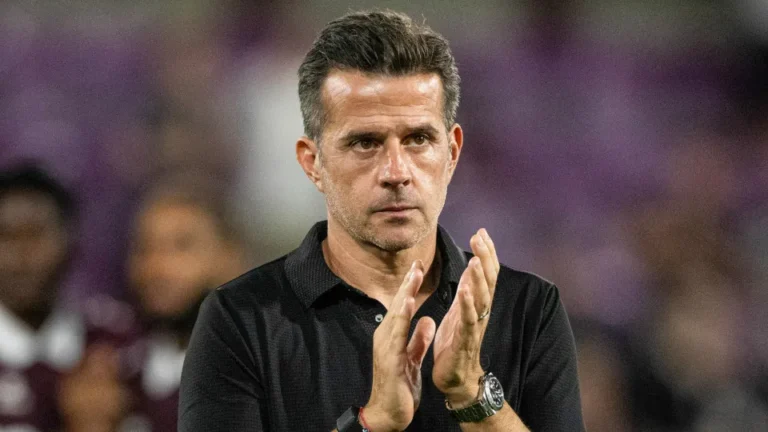 Marco Silva só muda um. Os onzes iniciais para o Marítimo-Benfica