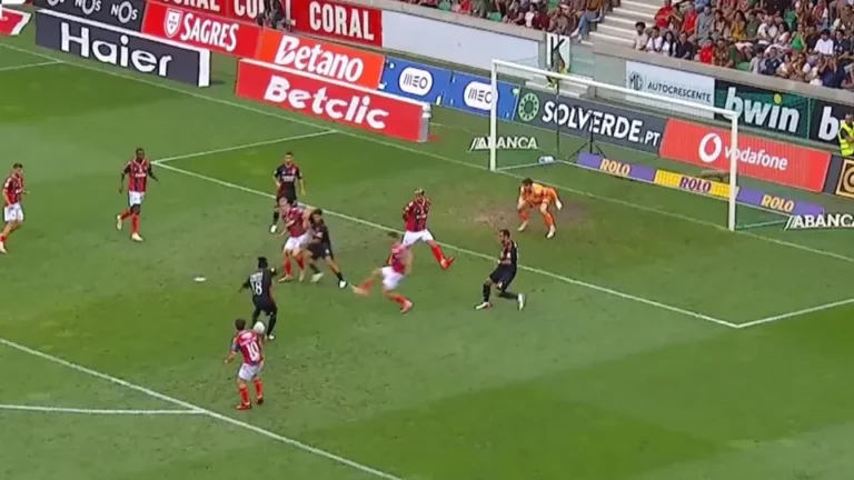 Médio goleador de serviço. Foi assim que Barreiro abriu ativo do Benfica