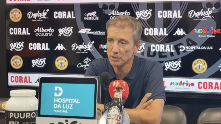 Alexandre Santos é o segundo treinador a deixar o Nacional em 2026/27