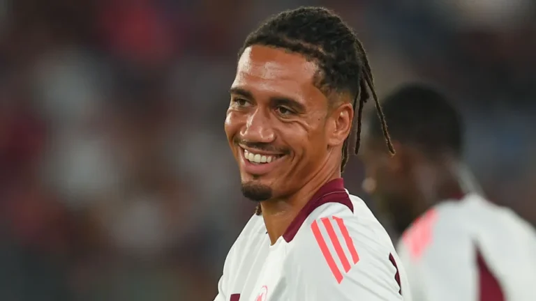 Surpresa total no FC Porto. Smalling vai ser reforço a custo zero