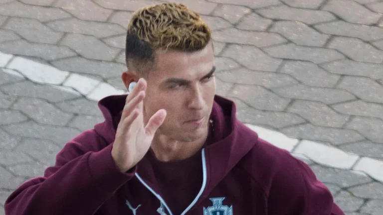 Cristiano Ronaldo arrisca seis meses de suspensão por abandonar Portugal