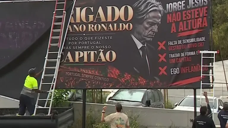 Autor de cartaz contra JJ pronuncia-se: “Cristiano Ronaldo está a sofrer”