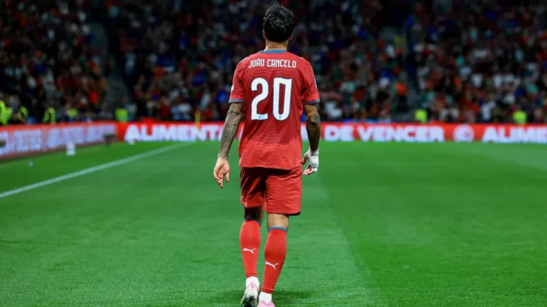 João Cancelo e o golaço: “Quando vi a bola a bater, foi instinto”