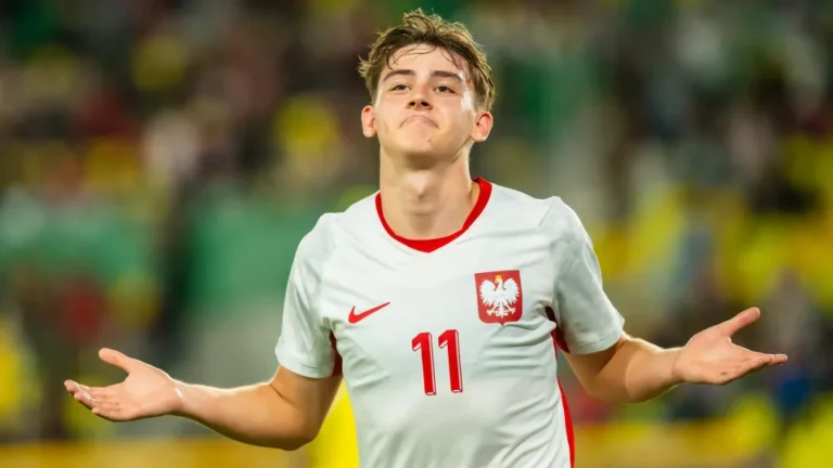 Batalha de mercado entre Benfica e FC Porto por Bartosz Mazurek